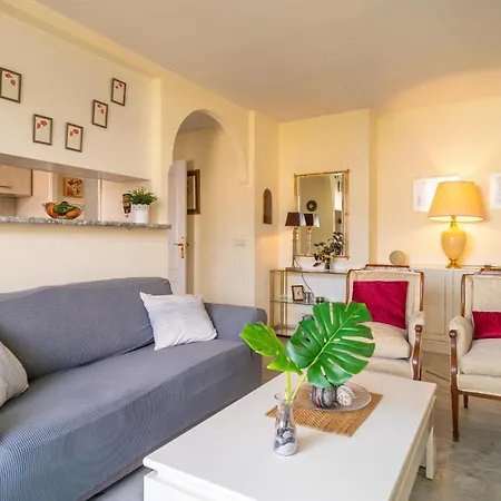 Cozy In With Kitchenette *