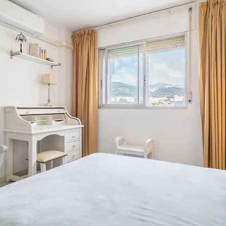 Cozy In With Kitchenette